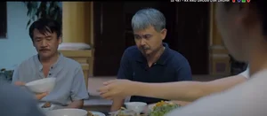 Nhung Neo Duong Gan Xa Episode 52: Mrs. Chau's Secret Struggle with Fraud - image 4