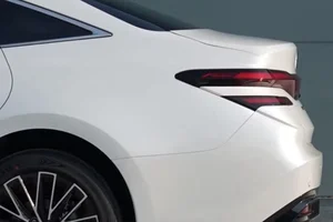 2027 Toyota Avalon Revealed with Camry and Crown Hybrid Design Elements - image 2