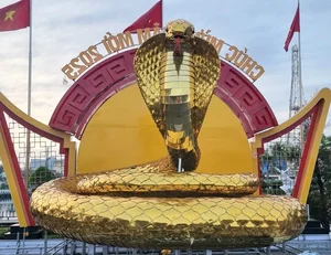 Hilarious and Unique Snake Mascots for Lunar New Year 2025 Go Viral Online - image 5