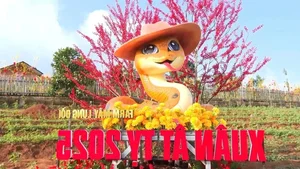 Hilarious and Unique Snake Mascots for Lunar New Year 2025 Go Viral Online - image 10