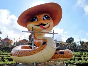Hilarious and Unique Snake Mascots for Lunar New Year 2025 Go Viral Online - image 12