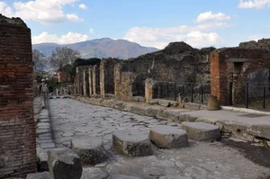 The Mystery of the Pompeii Curse: Why Thieves Are Returning Stolen Artifacts - image 4