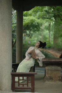 YiTuYu Art Language Vol.10483: Exploring the Ethereal Beauty of Qi E Rong Rong - image 2
