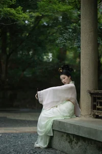 YiTuYu Art Language Vol.10483: Exploring the Ethereal Beauty of Qi E Rong Rong - image 37
