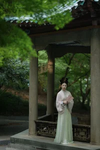 YiTuYu Art Language Vol.10483: Exploring the Ethereal Beauty of Qi E Rong Rong - image 11