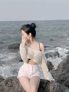 Stunning Beach Girls Gallery: 455+ Fresh and Youthful Summer Styles - image 11