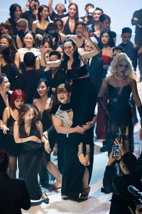 Miss Thuy Tien's Hilarious Tactic to Catch Minh Tu's Wedding Bouquet - image 3