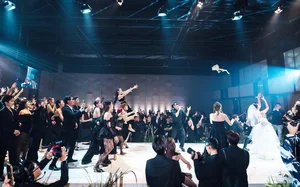 Miss Thuy Tien's Hilarious Tactic to Catch Minh Tu's Wedding Bouquet - image 7
