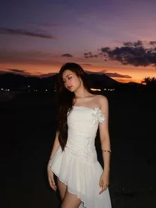 Quyen Linh's Daughter Captivates Social Media with Summer Photo Series - image 3