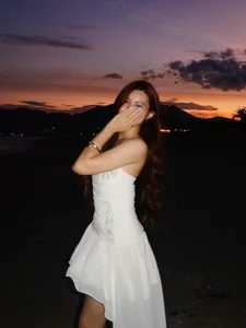 Quyen Linh's Daughter Captivates Social Media with Summer Photo Series - image 6