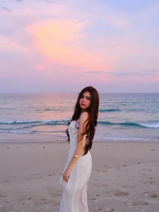 Quyen Linh's Daughter Captivates Social Media with Summer Photo Series - image 1