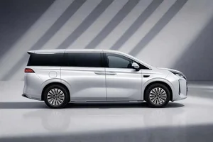 Linghui M9 2026 Launch: The Service-Oriented MPV Version of BYD M9 - image 2