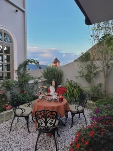 Inside the Opulent Mansion of Beauty Queen Thu Hoai: A Masterpiece of Modern Luxury Architecture - image 5