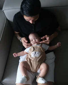 Footballer Doan Van Hau Officially Reveals His Son's Face to the Public - image 3