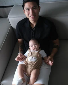 Footballer Doan Van Hau Officially Reveals His Son's Face to the Public - image 0
