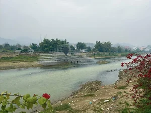 Cao Bang's Unique Stream-Side Countdown Stage Sparks Online Debate - image 0