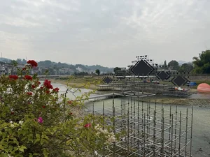 Cao Bang's Unique Stream-Side Countdown Stage Sparks Online Debate - image 4