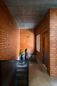 Brick vs. Concrete Walls: Which Construction Choice is Best for Your Home? - image 4