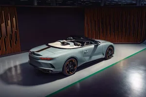 Bentley Batur Convertible: A Multi-Million Dollar W12 Engine Luxury Masterpiece - image 0