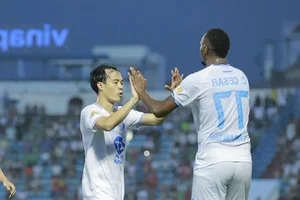 Nam Dinh Closes in on V-League Title After Dramatic Victory Against HAGL - image 2