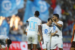Nam Dinh Closes in on V-League Title After Dramatic Victory Against HAGL - image 4