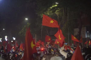 Beautiful Football Fans Celebrate Vietnam National Team Historic Victory - image 2