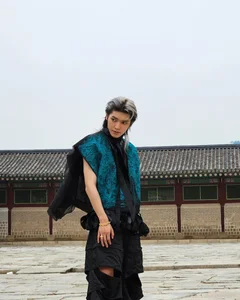 6 K-Pop Idols Who Are Global Fashion Icons and Trendsetters in 2024 - image 15