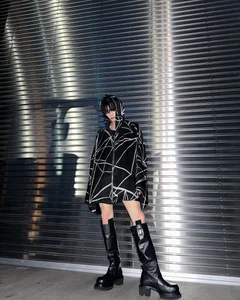 6 K-Pop Idols Who Are Global Fashion Icons and Trendsetters in 2024 - image 23