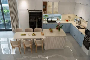Healing Sunlit Home: A Warm Haven Designed for Kitchen Lovers and Cozy Family Dinners - image 0