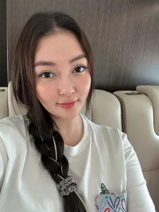 Miss Vietnam Nguyen Thị Huyền: Two Decades of Timeless Elegance and Grace - image 6