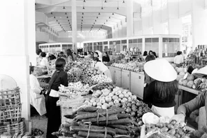 Rare Vintage Photos of Da Lat Market from 63 Years Ago - image 6