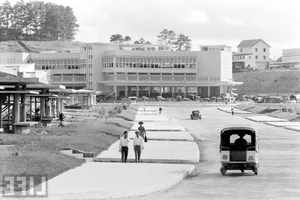 Rare Vintage Photos of Da Lat Market from 63 Years Ago - image 5