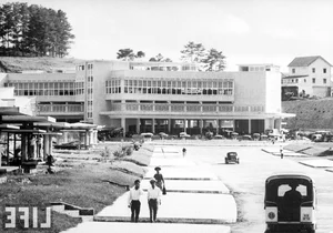 Rare Vintage Photos of Da Lat Market from 63 Years Ago - image 4