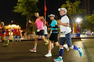 Hua Thuan Long and Nong Chang Win VnExpress Marathon 2024 - image 12