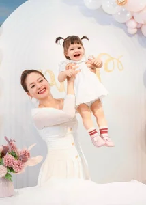 A New Chapter: Lan Phuong Navigates Life and Career After Separation from Husband - image 7