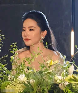 Crystal Liu Yifei Sets Historic Record with Three Major Awards in One Night - image 7