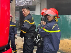 Fire Incident Reported at Toan Cau Luxury Mobile Store in Dong Hoi City - image 6