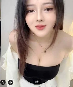 Trang Bit Tet’s Viral Success: Transitioning from Traditional Business to E-Commerce Star - image 3