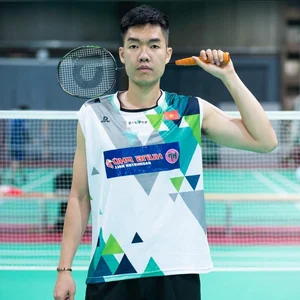 Vietnamese Olympic Flag Bearer Goes Viral Online - image 5