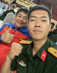 Vietnamese Olympic Flag Bearer Goes Viral Online - image 1