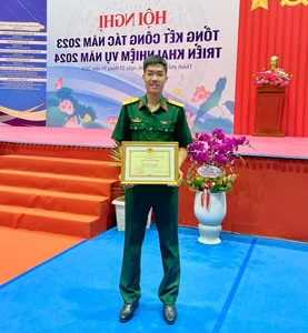 Vietnamese Olympic Flag Bearer Goes Viral Online - image 6