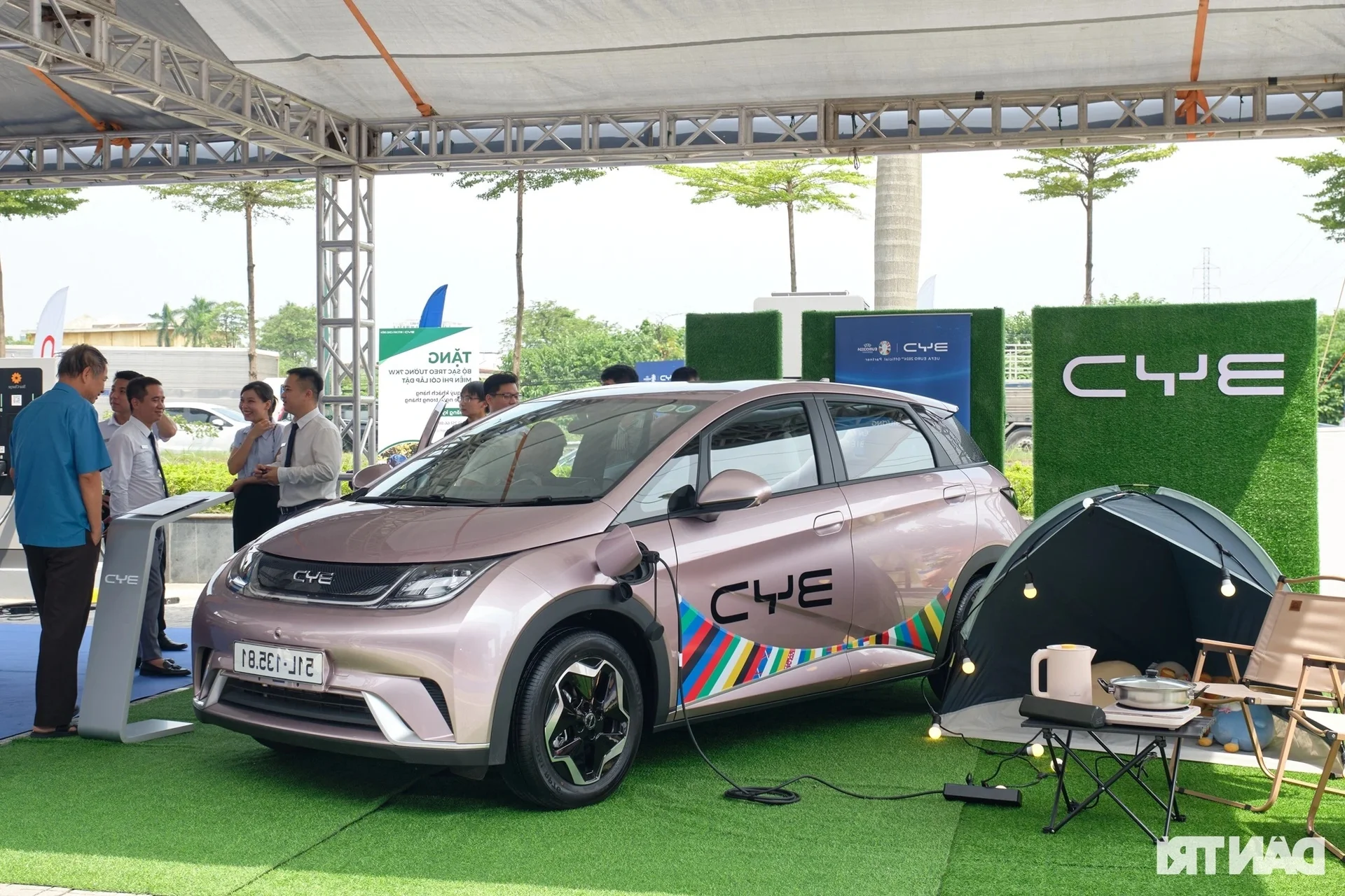 Chinese Electric Vehicles Struggle in Vietnam Despite Domestic Success