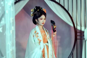 Art Language Vol.9977: Fan Qie Photography Collection by YiTuYu - image 1