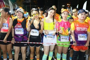 Trung Cuong and Thu Hang Claim Victory at VnExpress Marathon Nha Trang 21km - image 1
