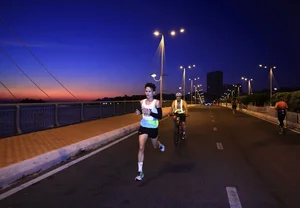 Trung Cuong and Thu Hang Claim Victory at VnExpress Marathon Nha Trang 21km - image 7