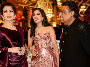 Indian Billionaire's Daughter-in-Law Radhika Merchant Sparks Intrigue Amid Family Dynamics and Public Scrutiny - image 3