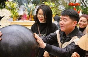 The Sacred Stone of Nua Mountain: A Spiritual Journey for Tourists - image 3