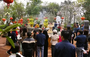 The Sacred Stone of Nua Mountain: A Spiritual Journey for Tourists - image 11