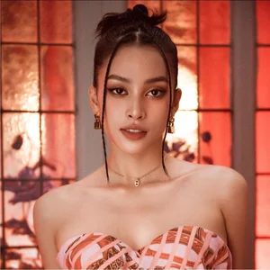Miss Vietnam Tieu Vy Sparks Debate with Makeup-Free ID Photo - image 4