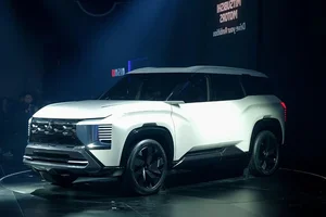 Mitsubishi Destinator: The Commercial Version of DST Concept Set for Official Launch - image 8